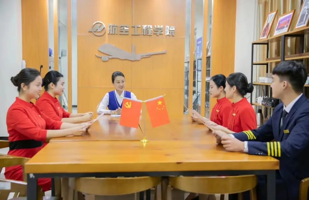 藍(lán)航職業(yè)學(xué)院機(jī)房怎么樣